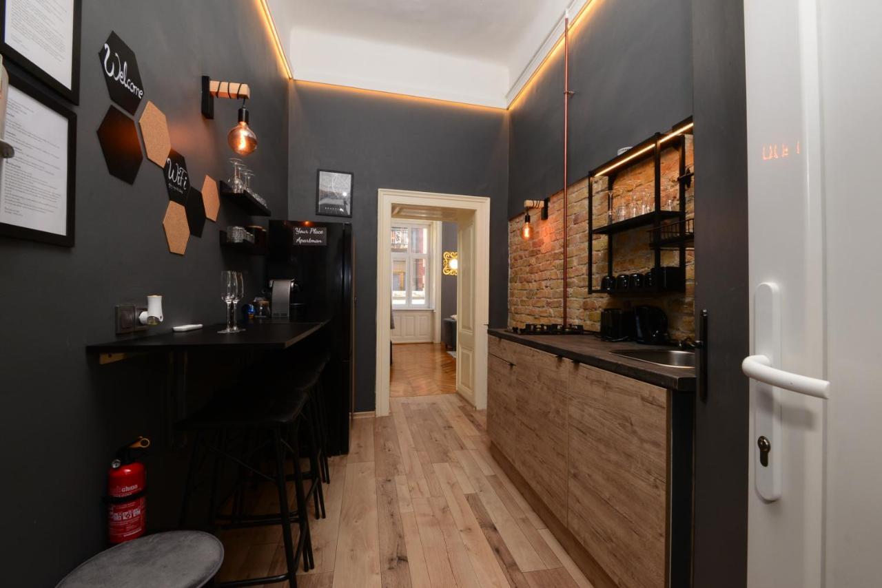 Your Place Apartman Budapest Esterno foto