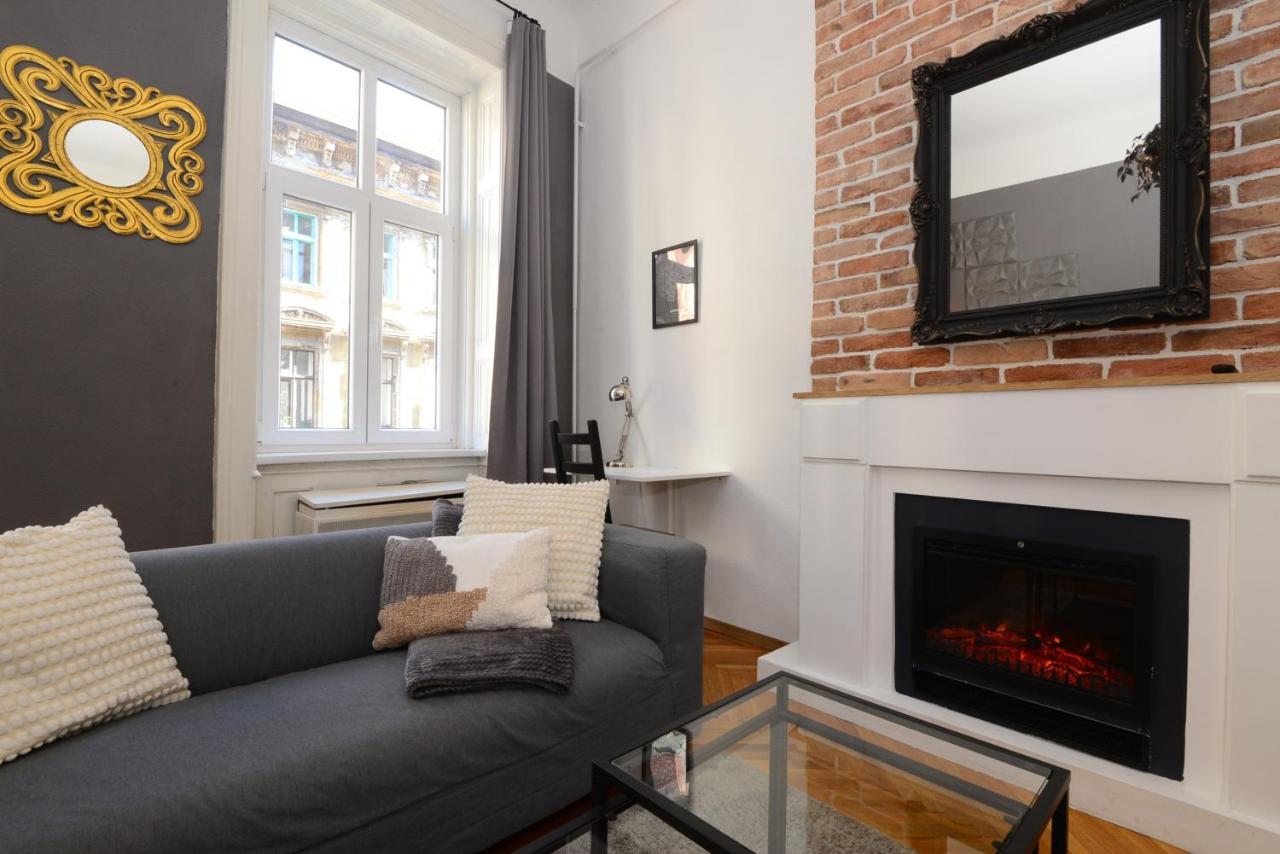 Your Place Apartman Budapest Esterno foto