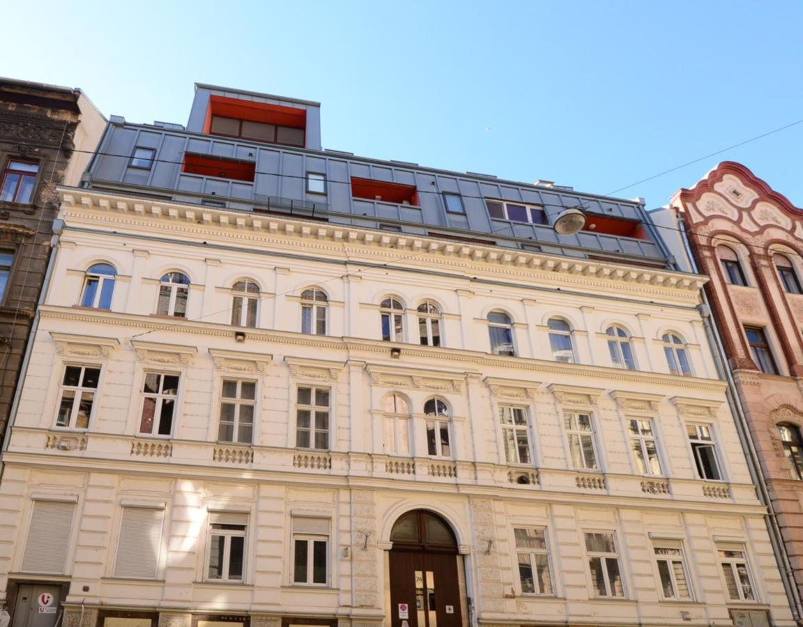 Your Place Apartman Budapest Esterno foto