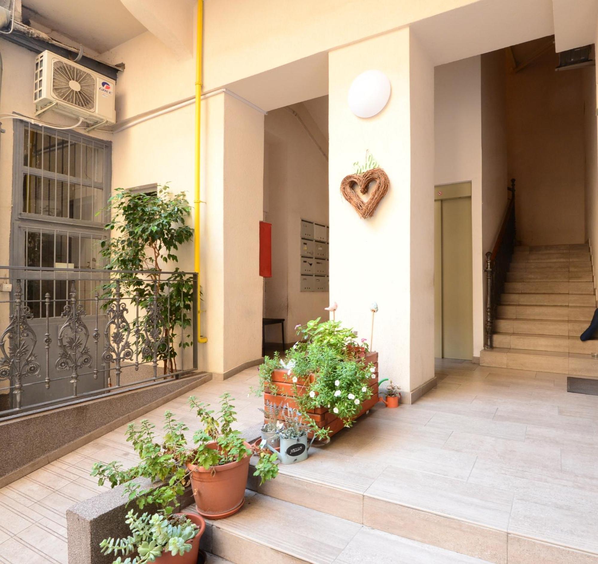 Your Place Apartman Budapest Esterno foto